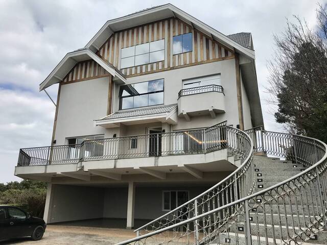 #CA32 - Casa para Venda em Campos do Jordão - SP